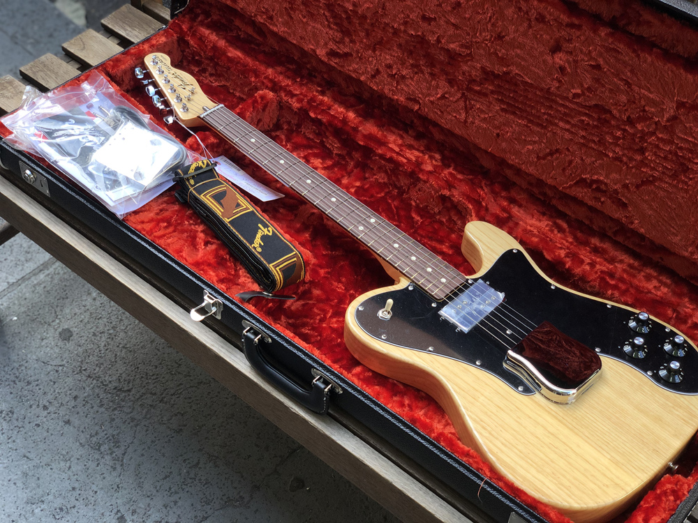 Two Tone Fender Limited Edition American Vintage 72 Tele 